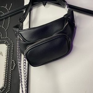 Black Chain Fanny Pack 🔥